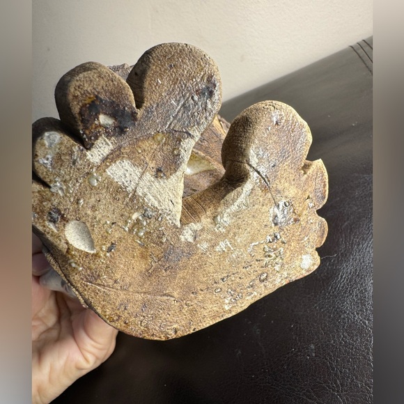 Studio Pottery Stoneware Funny Ugly Face Mug with Feet - Picture 6 of 8